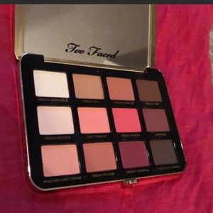 Too Faced Just Peachy Matte Pallette 🍑